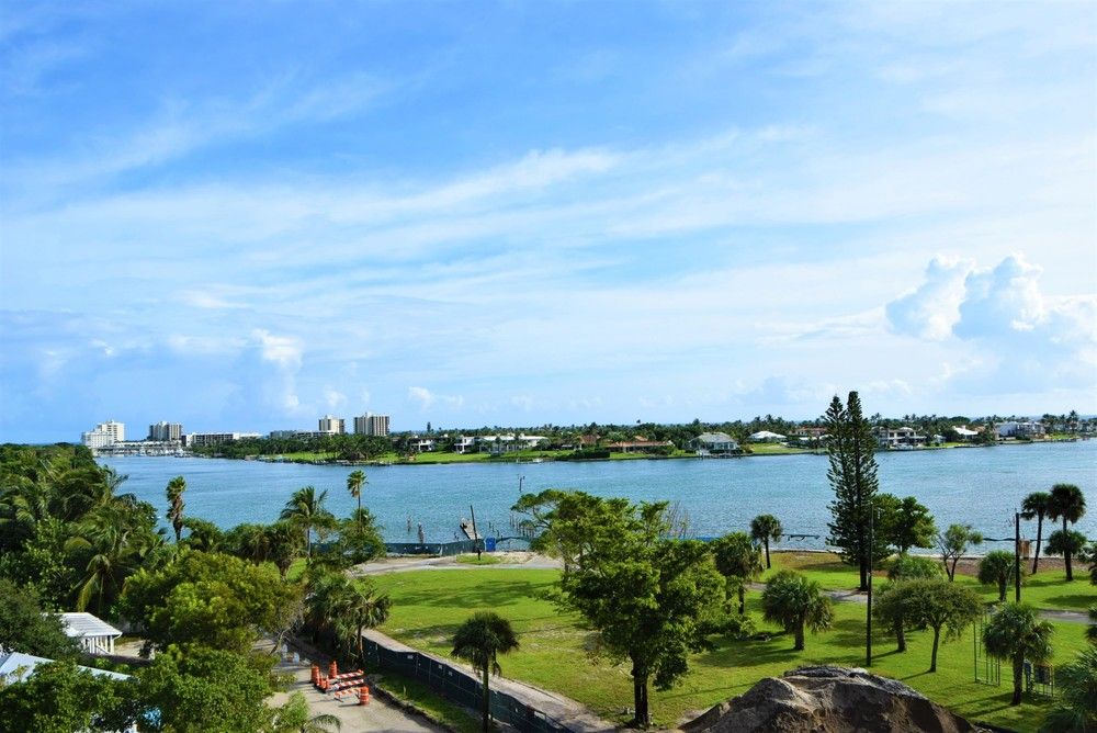 1016 Clemmons St, Jupiter, FL 33477